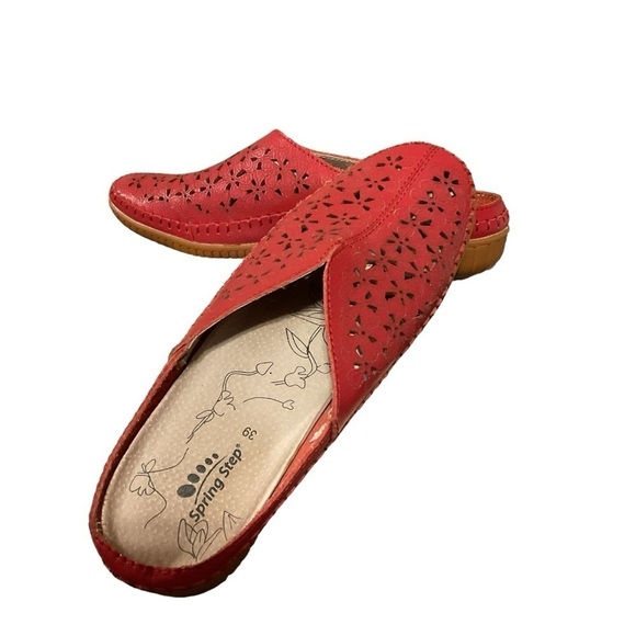 Women’s Spring Step Red Leather Parre Clog Laser Cutout Flowers Comfort Slip On - Picture 2 of 9